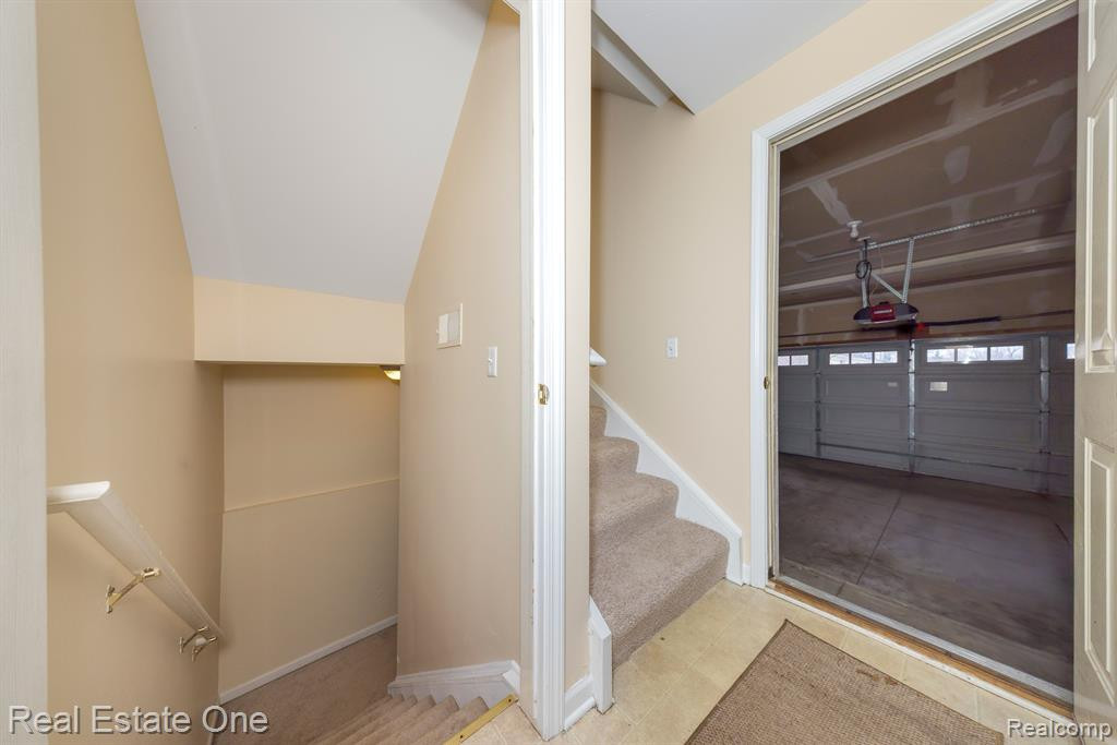10202 JASMINE Drive, 52, Walled Lake, MI 48390 — Photo 21