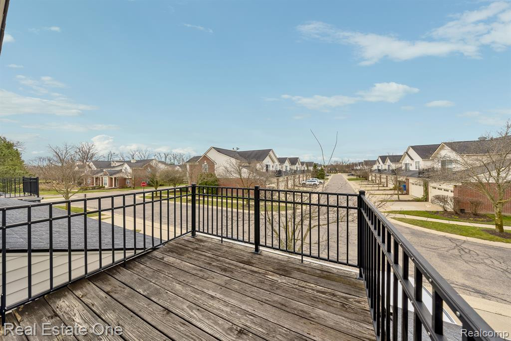 10202 JASMINE Drive, 52, Walled Lake, MI 48390 — Photo 24