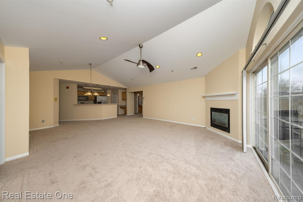 10202 JASMINE Drive, 52, Walled Lake, MI 48390 — Photo 4