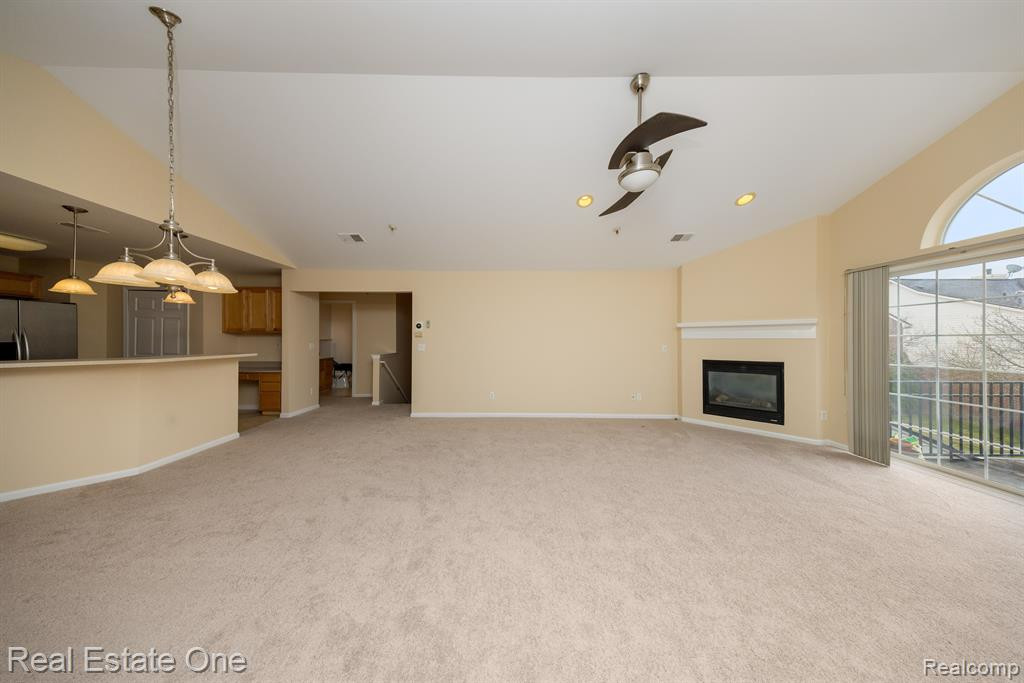 10202 JASMINE Drive, 52, Walled Lake, MI 48390 — Photo 5
