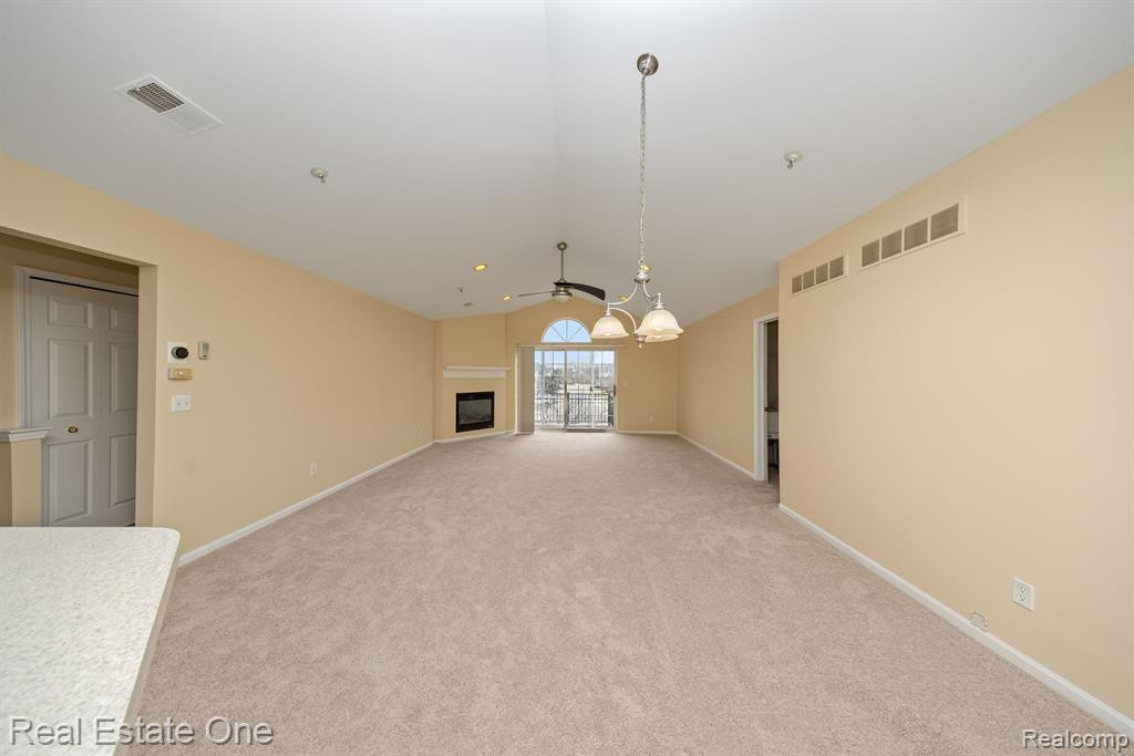 10202 JASMINE Drive, 52, Walled Lake, MI 48390 — Photo 6