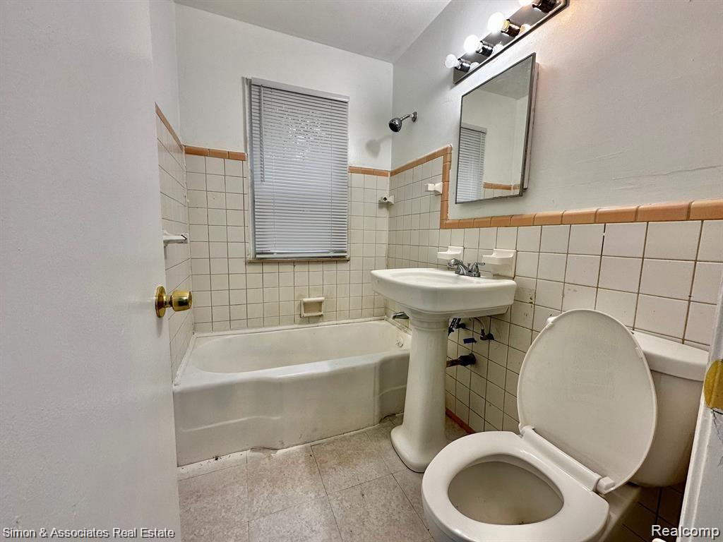 7818 GREENVIEW AVE, Detroit, MI 48228 — Photo 9
