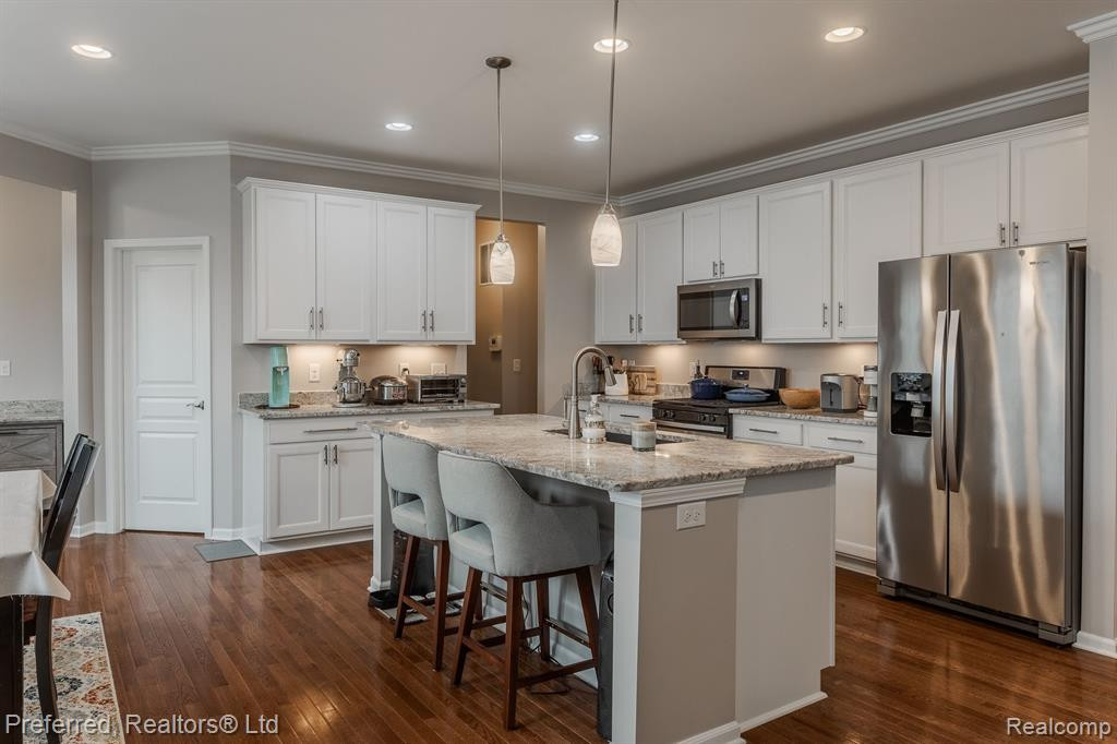 50537 EISENHOWER Drive, Canton, MI 48188 — Photo 7