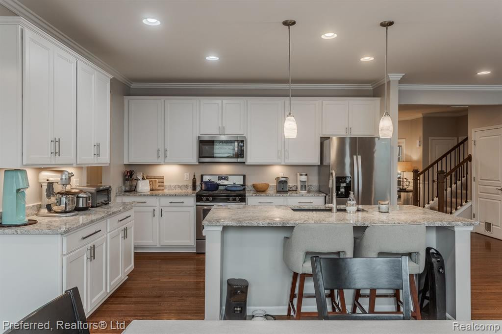 50537 EISENHOWER Drive, Canton, MI 48188 — Photo 8