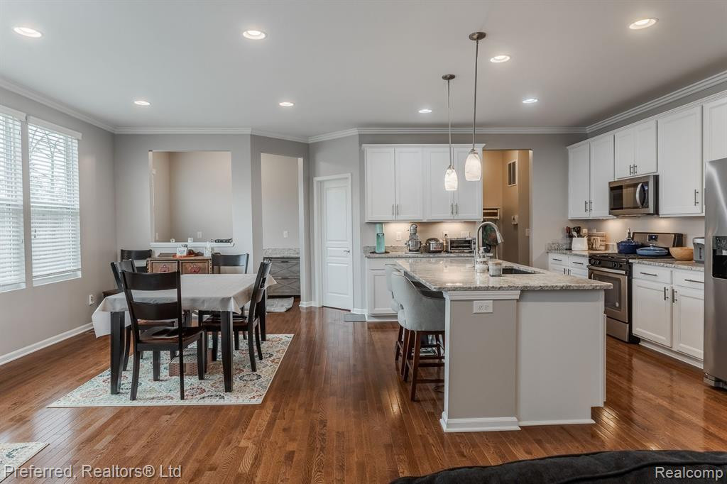 50537 EISENHOWER Drive, Canton, MI 48188 — Photo 10