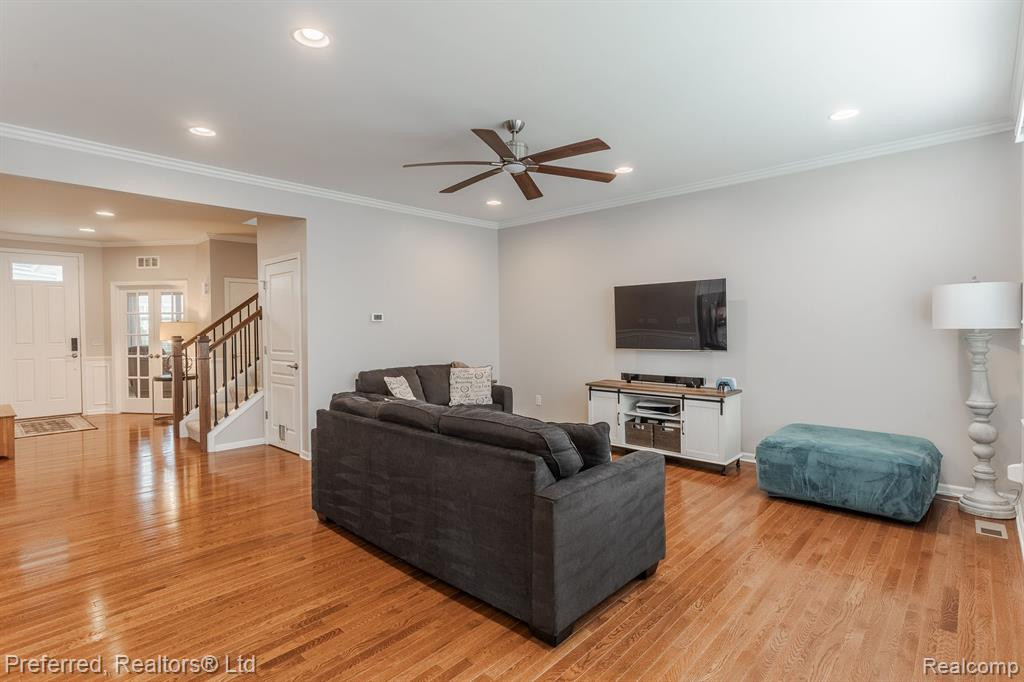 50537 EISENHOWER Drive, Canton, MI 48188 — Photo 19
