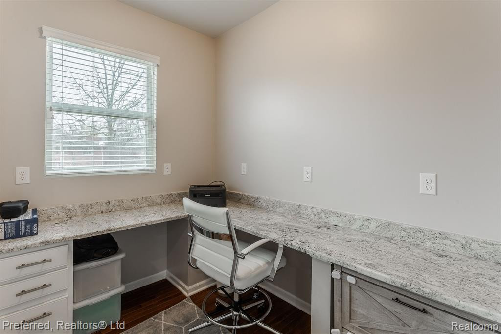 50537 EISENHOWER Drive, Canton, MI 48188 — Photo 20