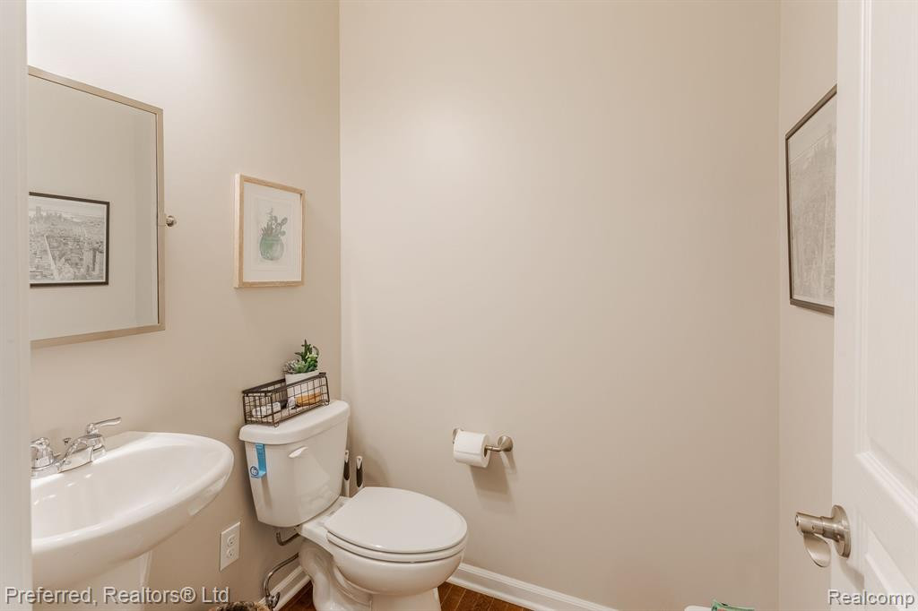 50537 EISENHOWER Drive, Canton, MI 48188 — Photo 22