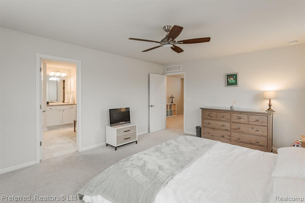 50537 EISENHOWER Drive, Canton, MI 48188 — Photo 26