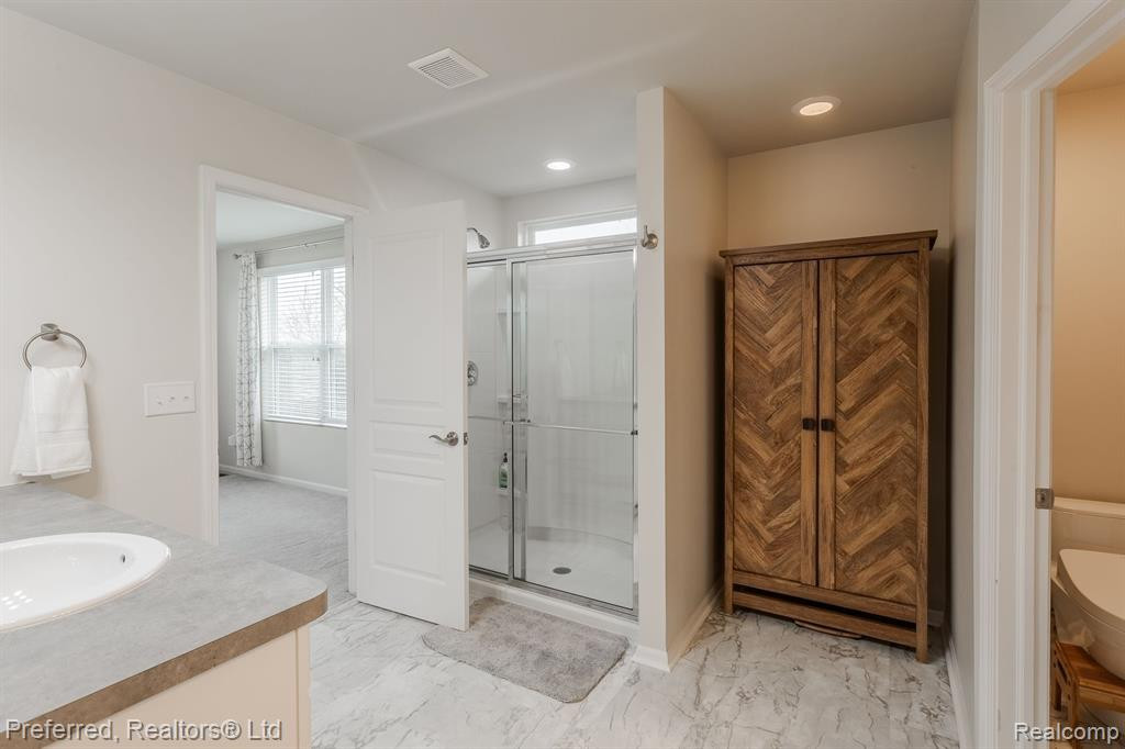 50537 EISENHOWER Drive, Canton, MI 48188 — Photo 27