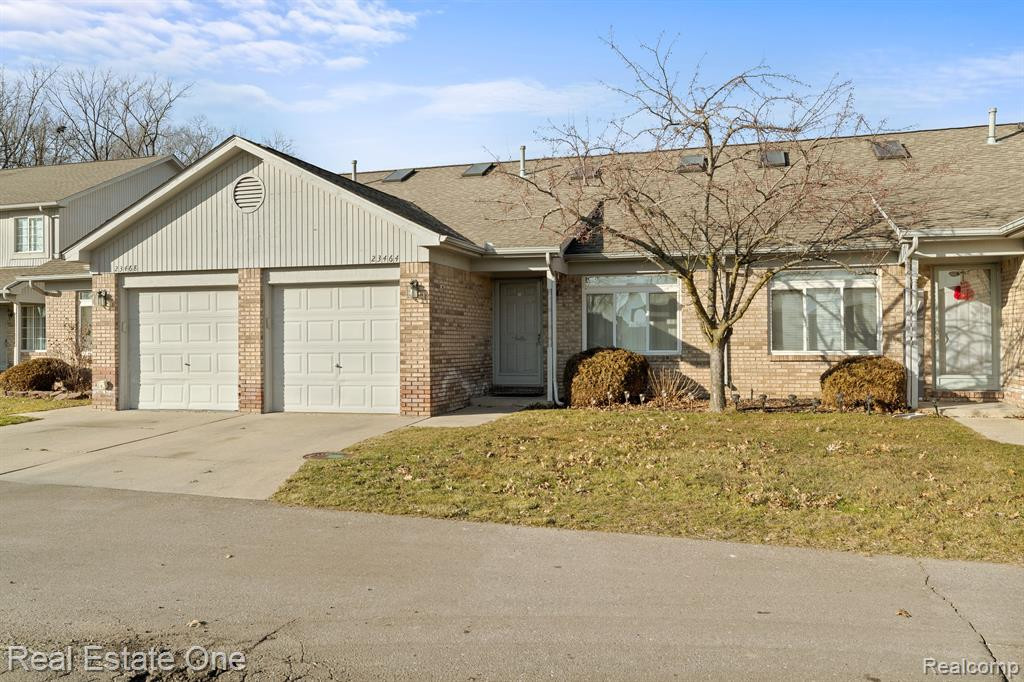 23464 STOFLET Lane, Trenton, MI 48183 — Photo 2