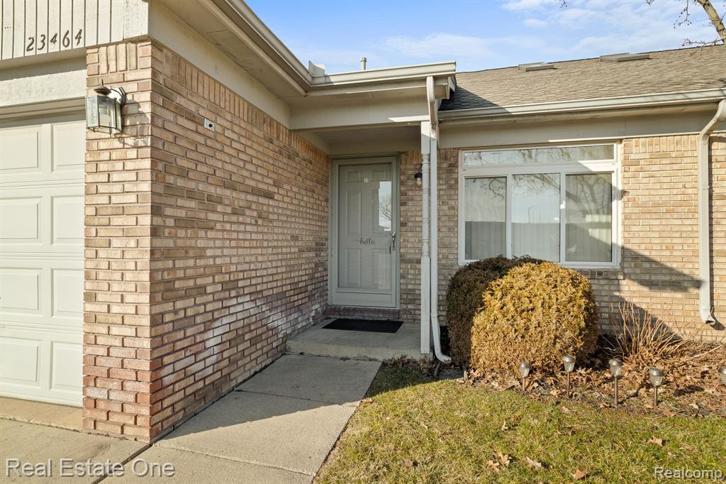 23464 STOFLET Lane, Trenton, MI 48183 — Photo 3
