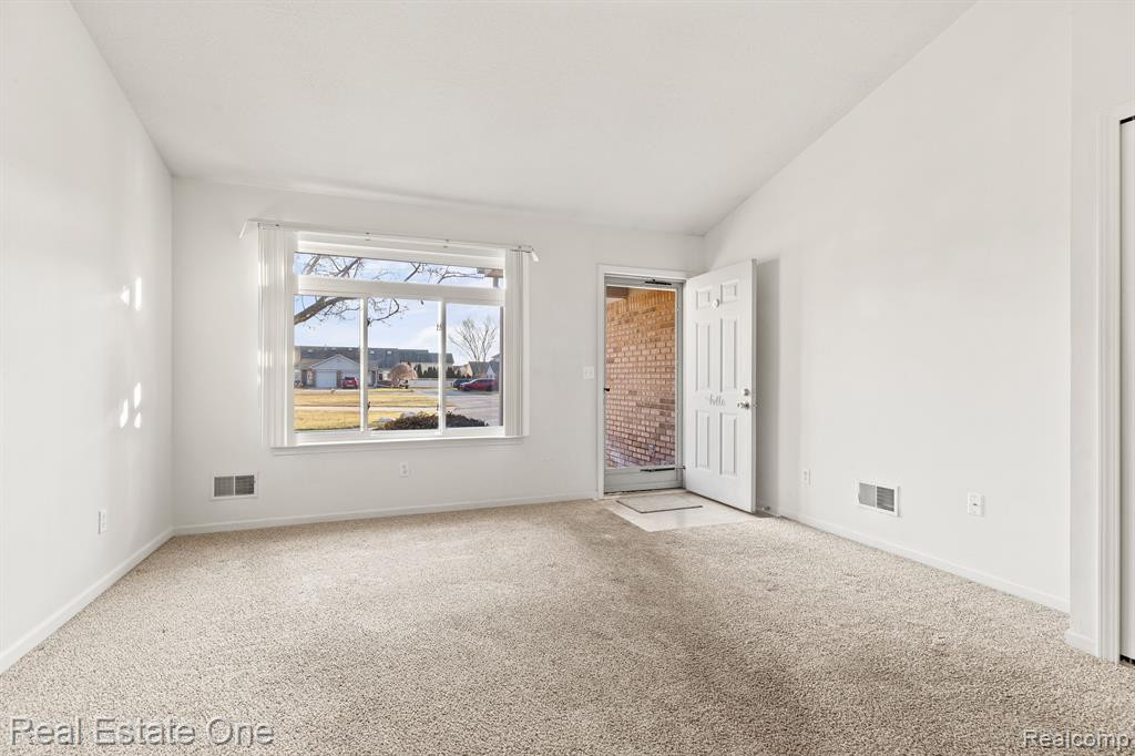 23464 STOFLET Lane, Trenton, MI 48183 — Photo 5