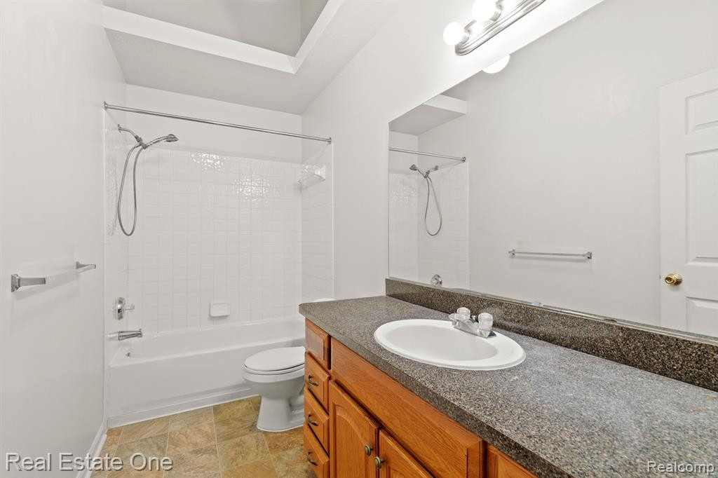 23464 STOFLET Lane, Trenton, MI 48183 — Photo 11