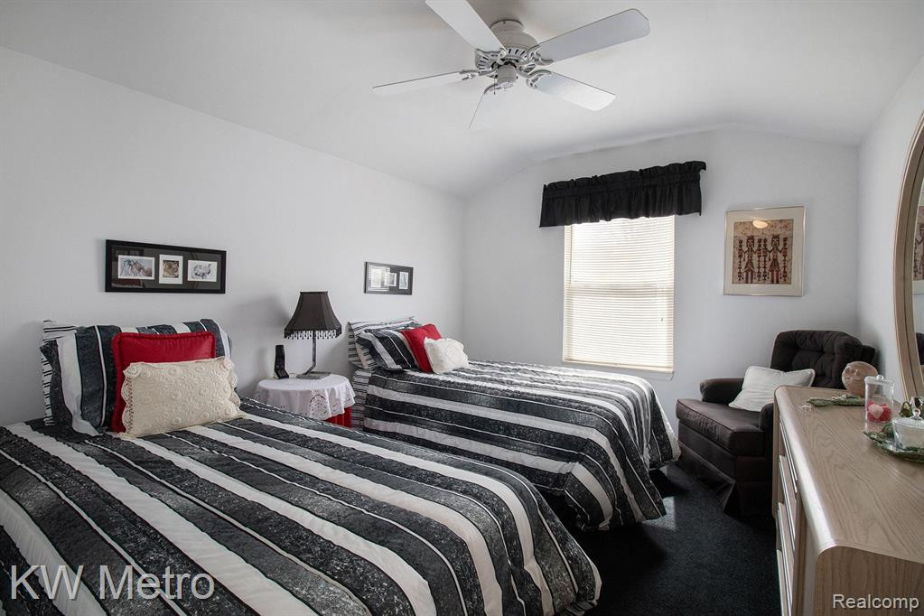 2152 PLEASANT Drive, Commerce Twp, MI 48390 — Photo 15