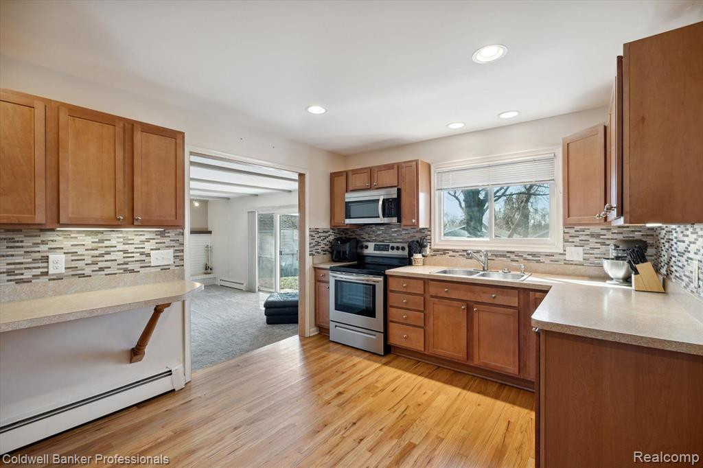 8253 MILLER Road, Swartz Creek, MI 48473 — Photo 13
