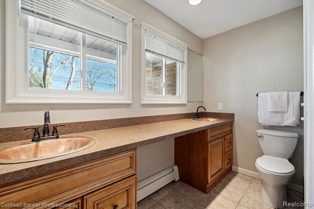 8253 MILLER Road, Swartz Creek, MI 48473 — Photo 29