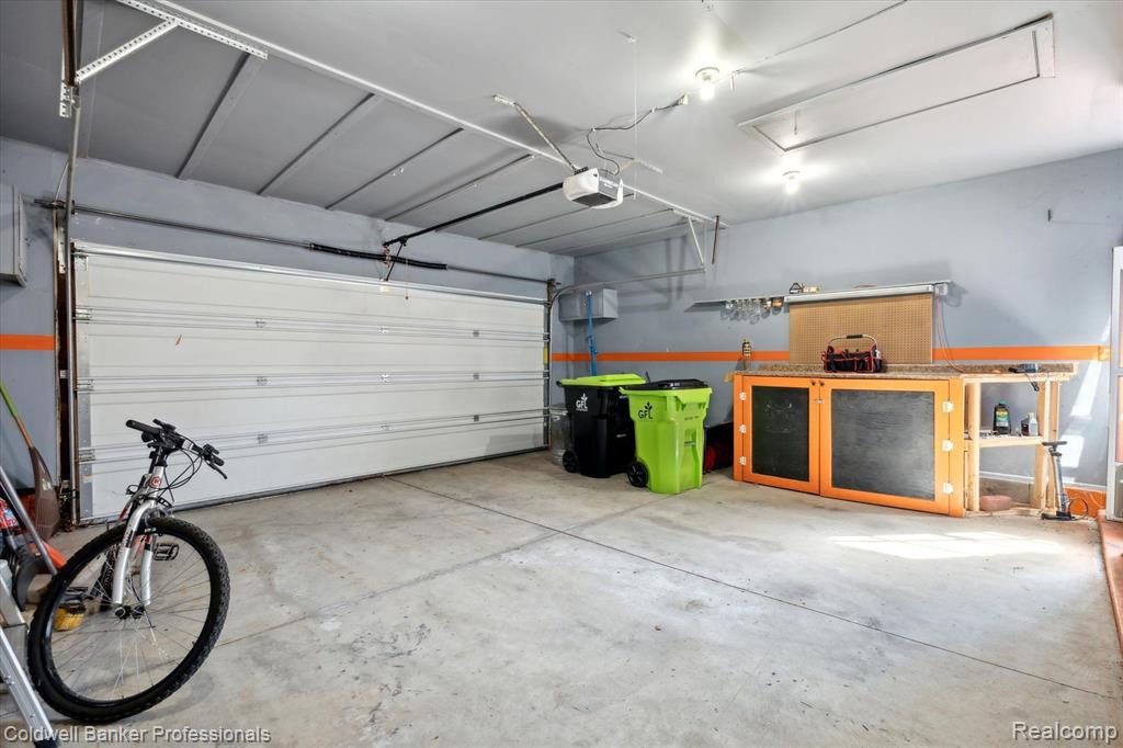 8253 MILLER Road, Swartz Creek, MI 48473 — Photo 35
