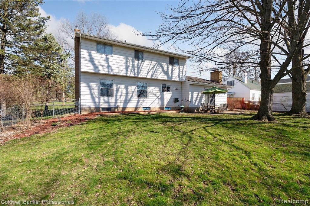 8253 MILLER Road, Swartz Creek, MI 48473 — Photo 37