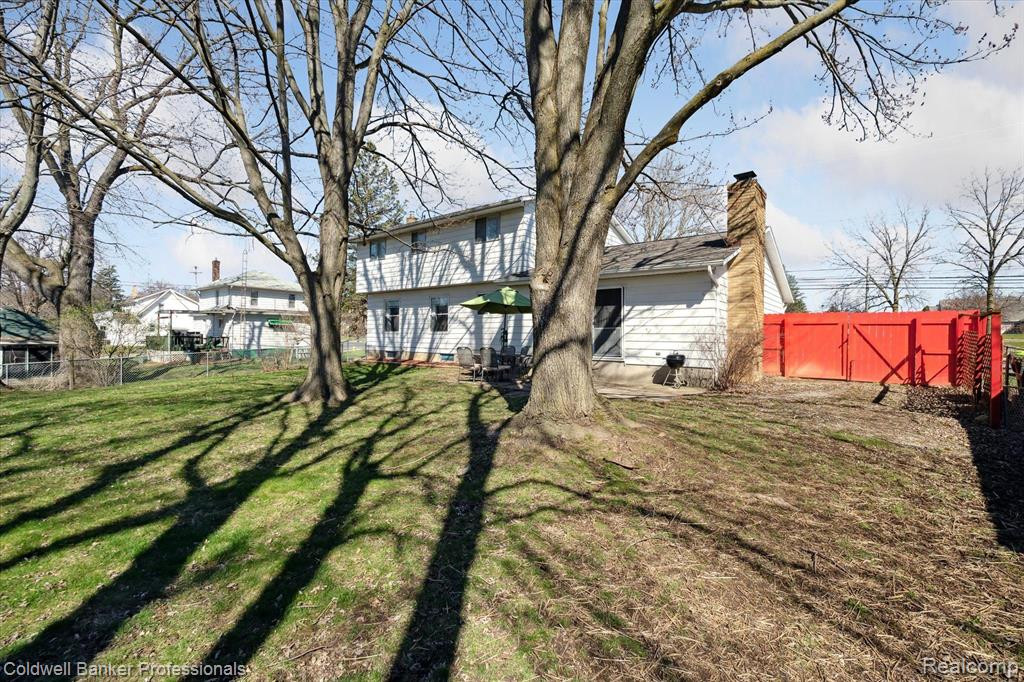 8253 MILLER Road, Swartz Creek, MI 48473 — Photo 39