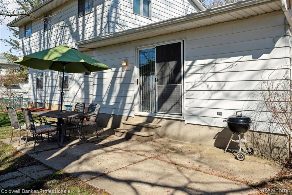 8253 MILLER Road, Swartz Creek, MI 48473 — Photo 40