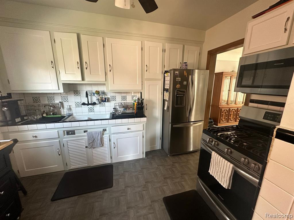 7840 NORMILE Street, Dearborn, MI 48126 — Photo 8