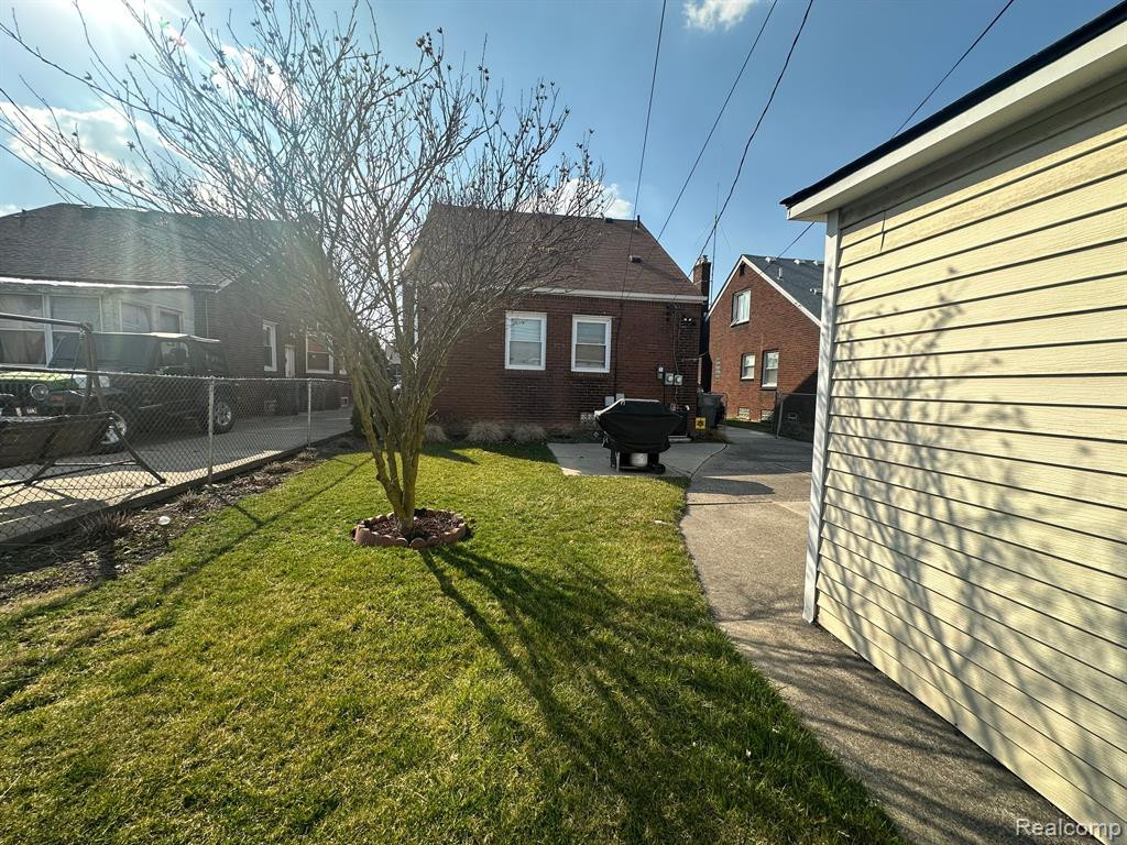 7840 NORMILE Street, Dearborn, MI 48126 — Photo 20