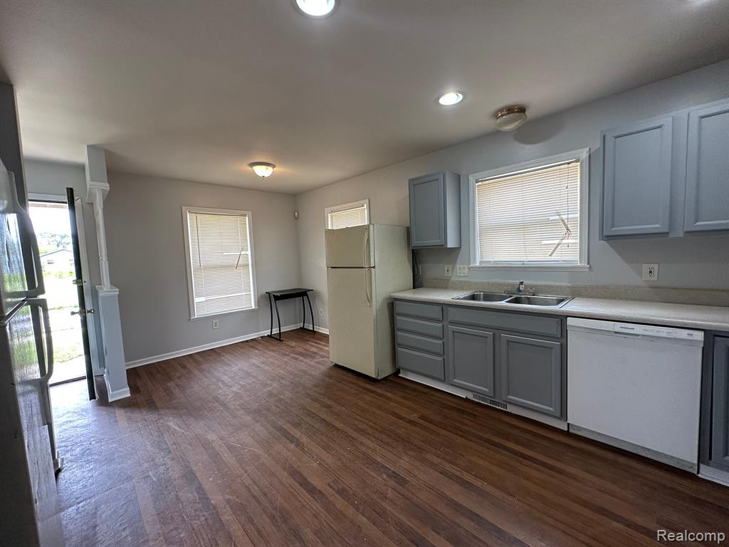 42 E MONTANA Street, Highland Park, MI 48203 — Photo 5
