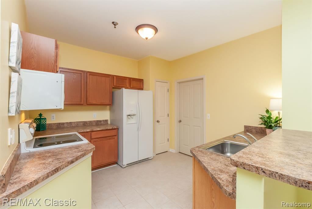 3103 GOLDENEYE Lane, Walled Lake, MI 48390 — Photo 8