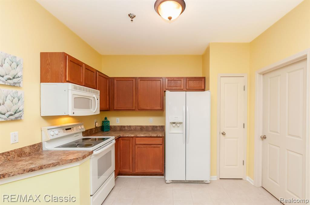3103 GOLDENEYE Lane, Walled Lake, MI 48390 — Photo 9