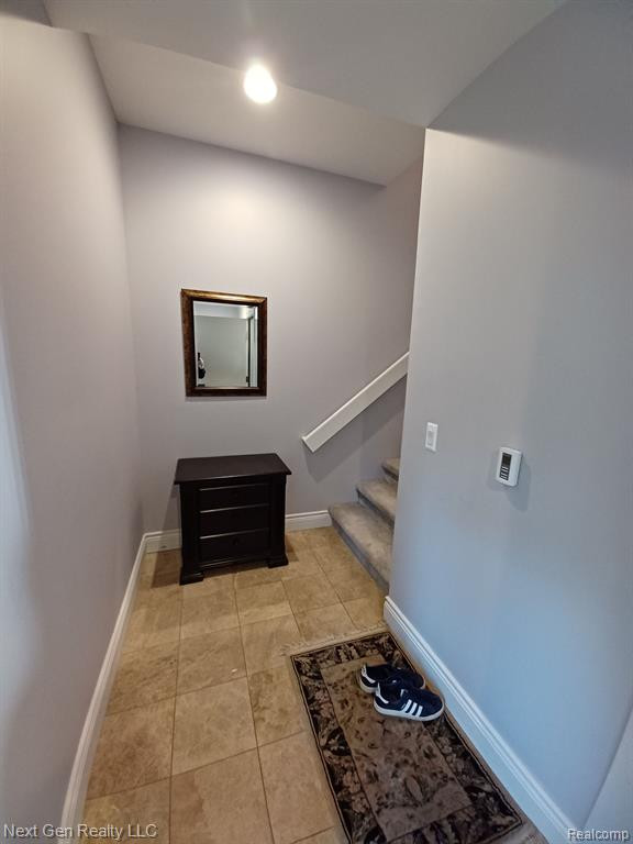9210 FARMINGDALE Lane, Walled Lake, MI 48390 — Photo 7