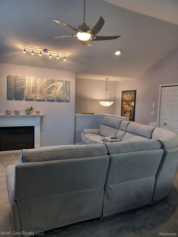 9210 FARMINGDALE Lane, Walled Lake, MI 48390 — Photo 11