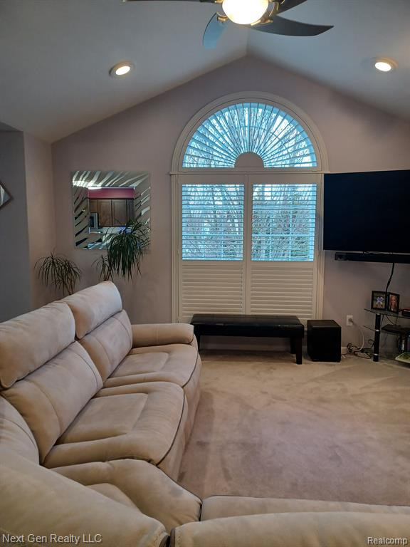 9210 FARMINGDALE Lane, Walled Lake, MI 48390 — Photo 12