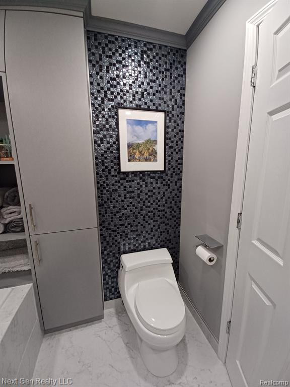 9210 FARMINGDALE Lane, Walled Lake, MI 48390 — Photo 21