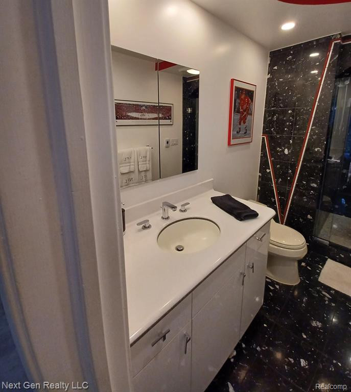 9210 FARMINGDALE Lane, Walled Lake, MI 48390 — Photo 23