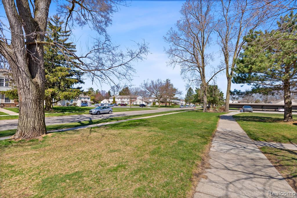 24244 BASHIAN Drive, Novi, MI — Photo 3