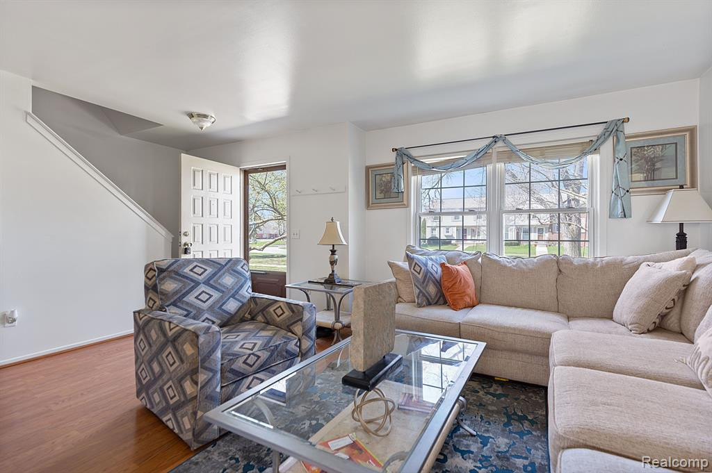 24244 BASHIAN Drive, Novi, MI — Photo 8