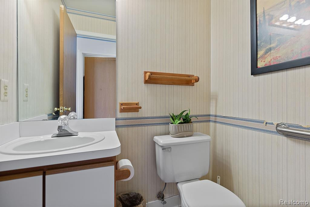 24244 BASHIAN Drive, Novi, MI — Photo 15