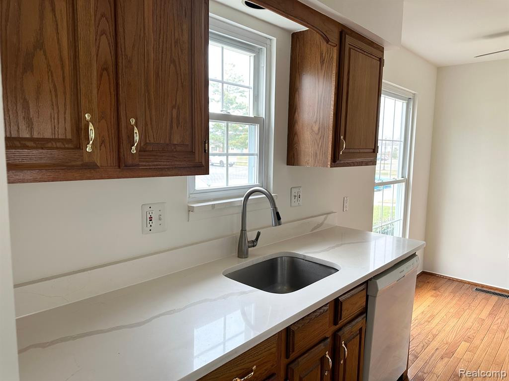 24619 BASHIAN Drive, Novi, MI — Photo 5