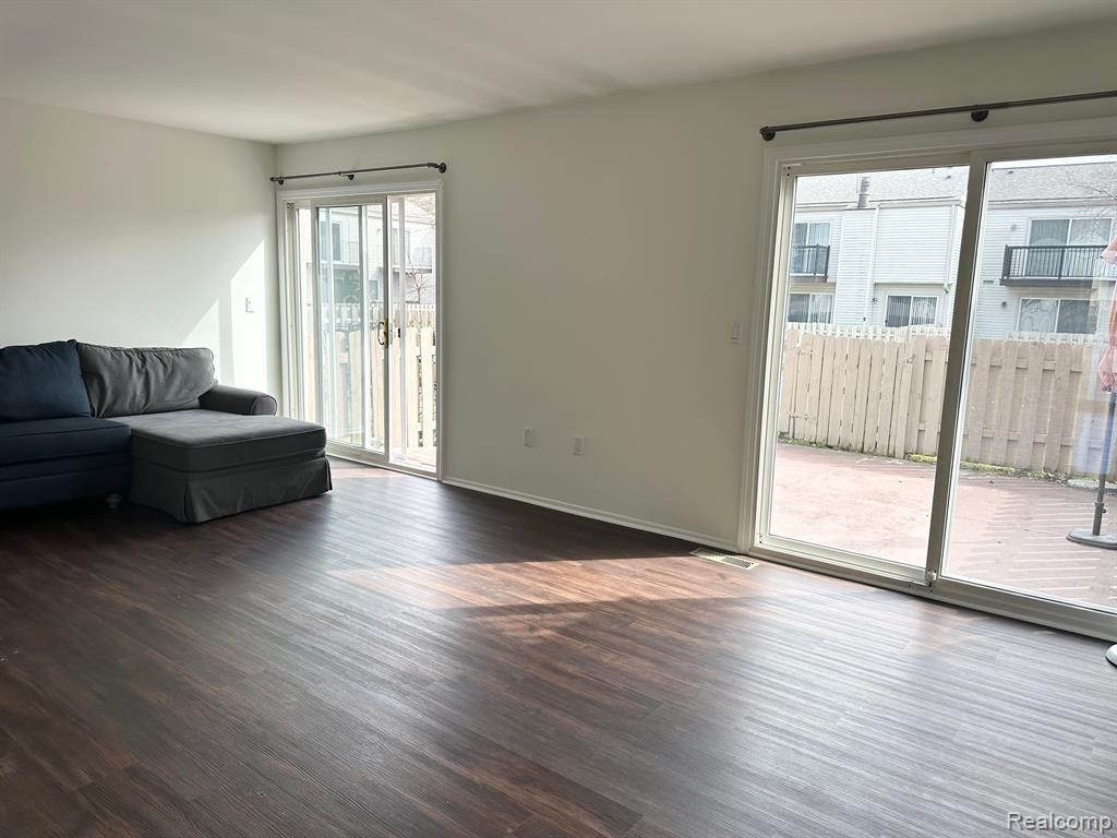 24619 BASHIAN Drive, Novi, MI — Photo 12