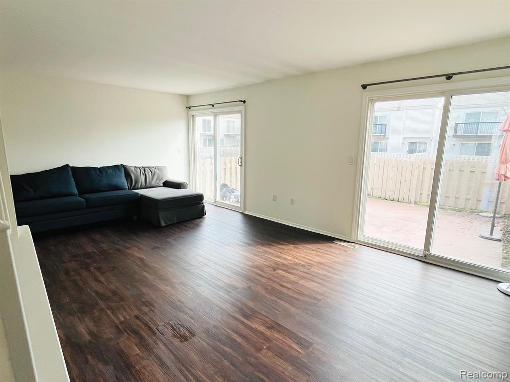 24619 BASHIAN Drive, Novi, MI — Photo 15