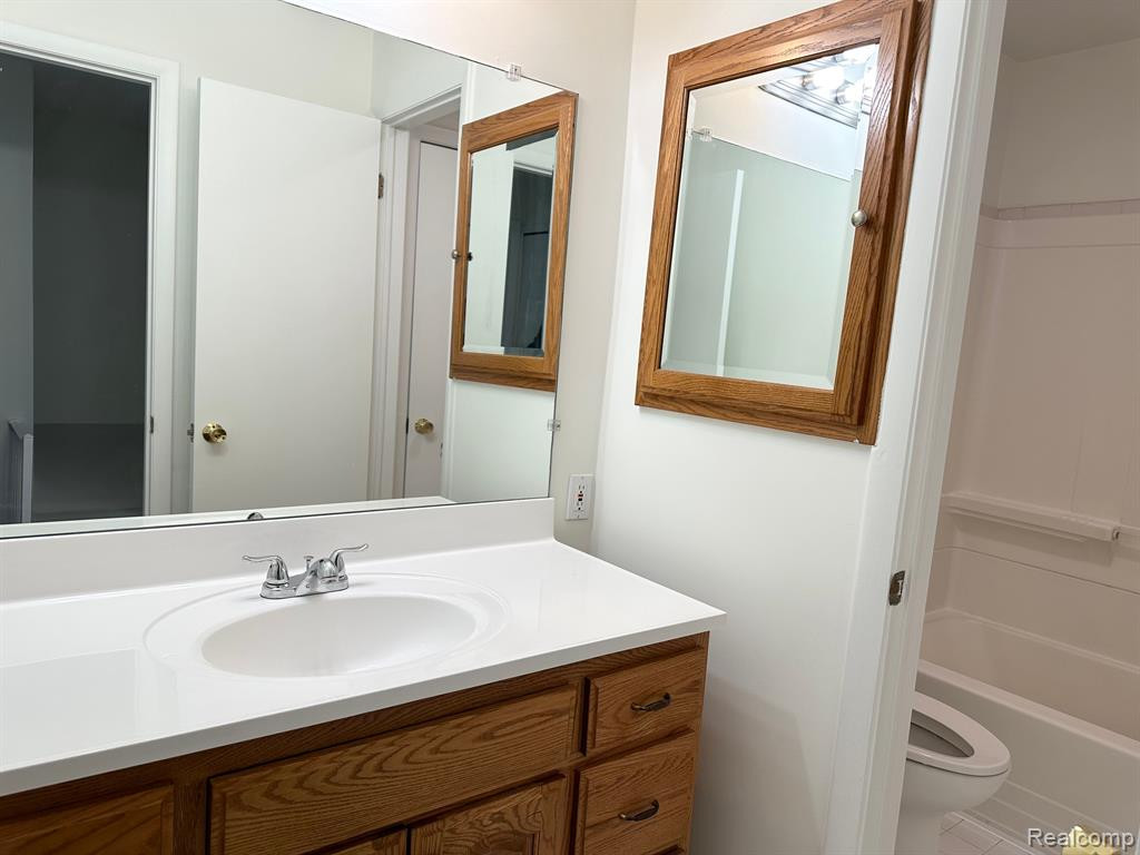 24619 BASHIAN Drive, Novi, MI — Photo 21
