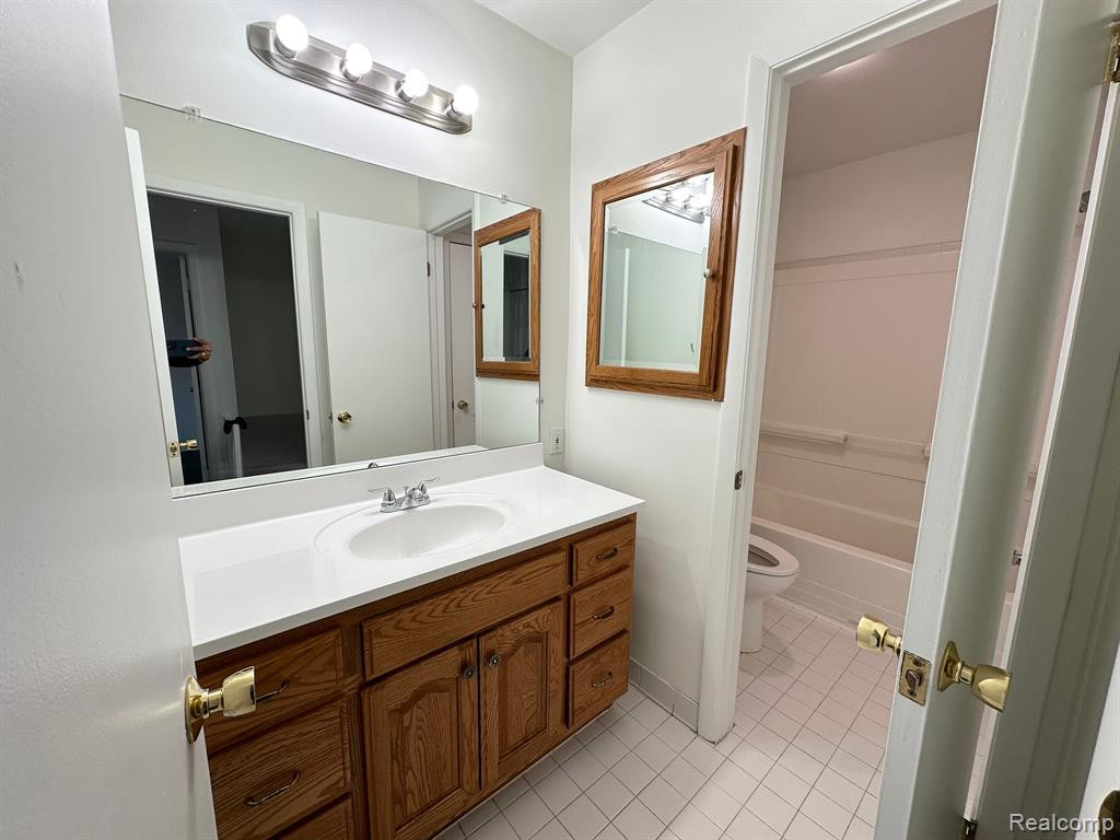 24619 BASHIAN Drive, Novi, MI — Photo 28