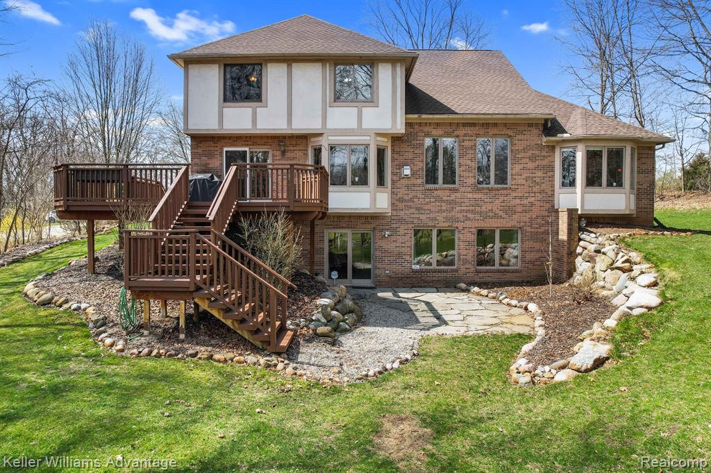 8597 PEBBLE CREEK Drive, Pinckney, MI 48169 — Photo 3