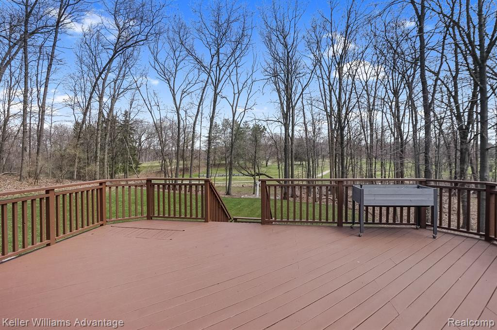 8597 PEBBLE CREEK Drive, Pinckney, MI 48169 — Photo 6