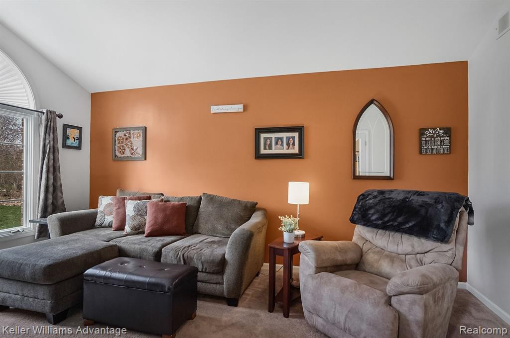 8597 PEBBLE CREEK Drive, Pinckney, MI 48169 — Photo 15