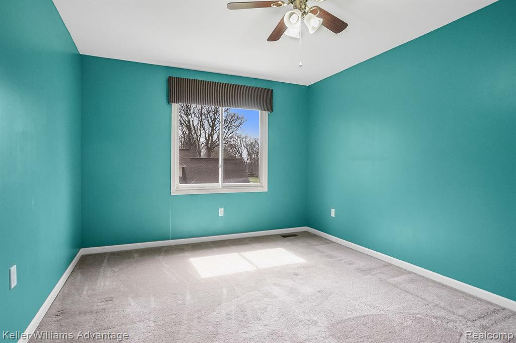 8597 PEBBLE CREEK Drive, Pinckney, MI 48169 — Photo 26