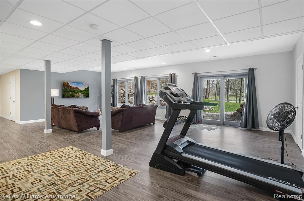 8597 PEBBLE CREEK Drive, Pinckney, MI 48169 — Photo 28