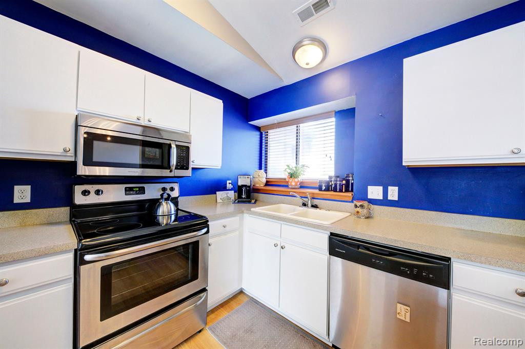 42793 LILLEY POINTE Drive, 144, Canton, MI 48187 — Photo 3