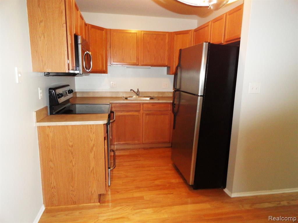 2420 Parmenter, Royal Oak, MI 48073 — Photo 3